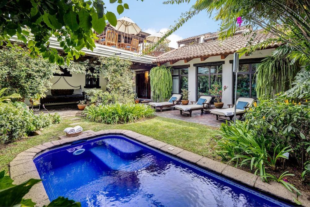 Casa Encantada By Porta Hotels Antigua Exterior photo