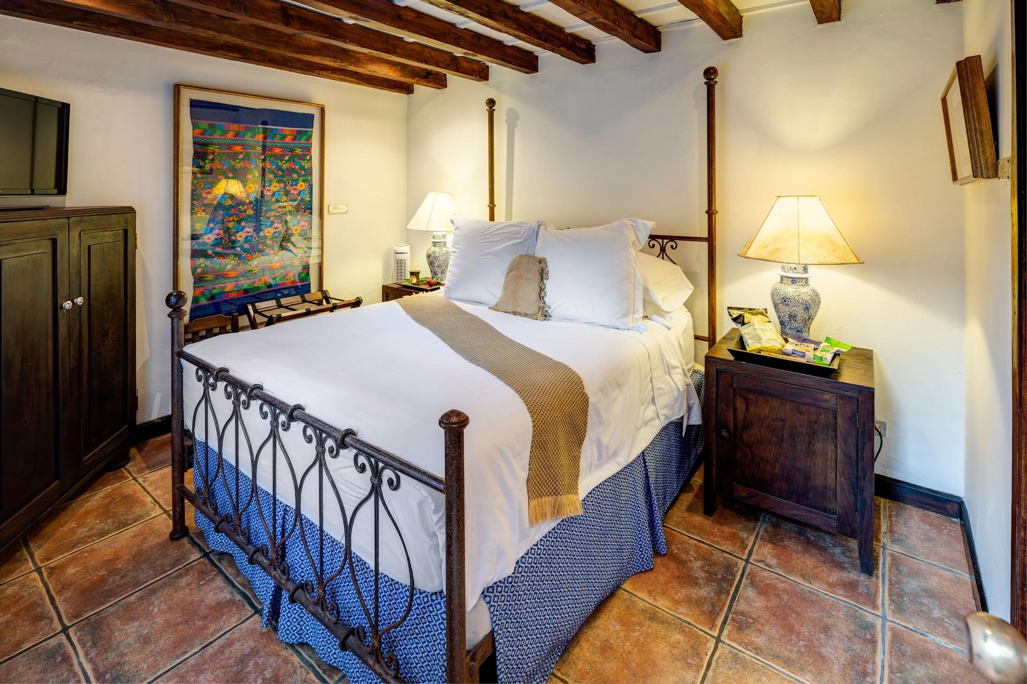 Casa Encantada By Porta Hotels Antigua Exterior photo