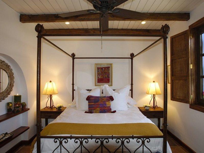 Casa Encantada By Porta Hotels Antigua Exterior photo