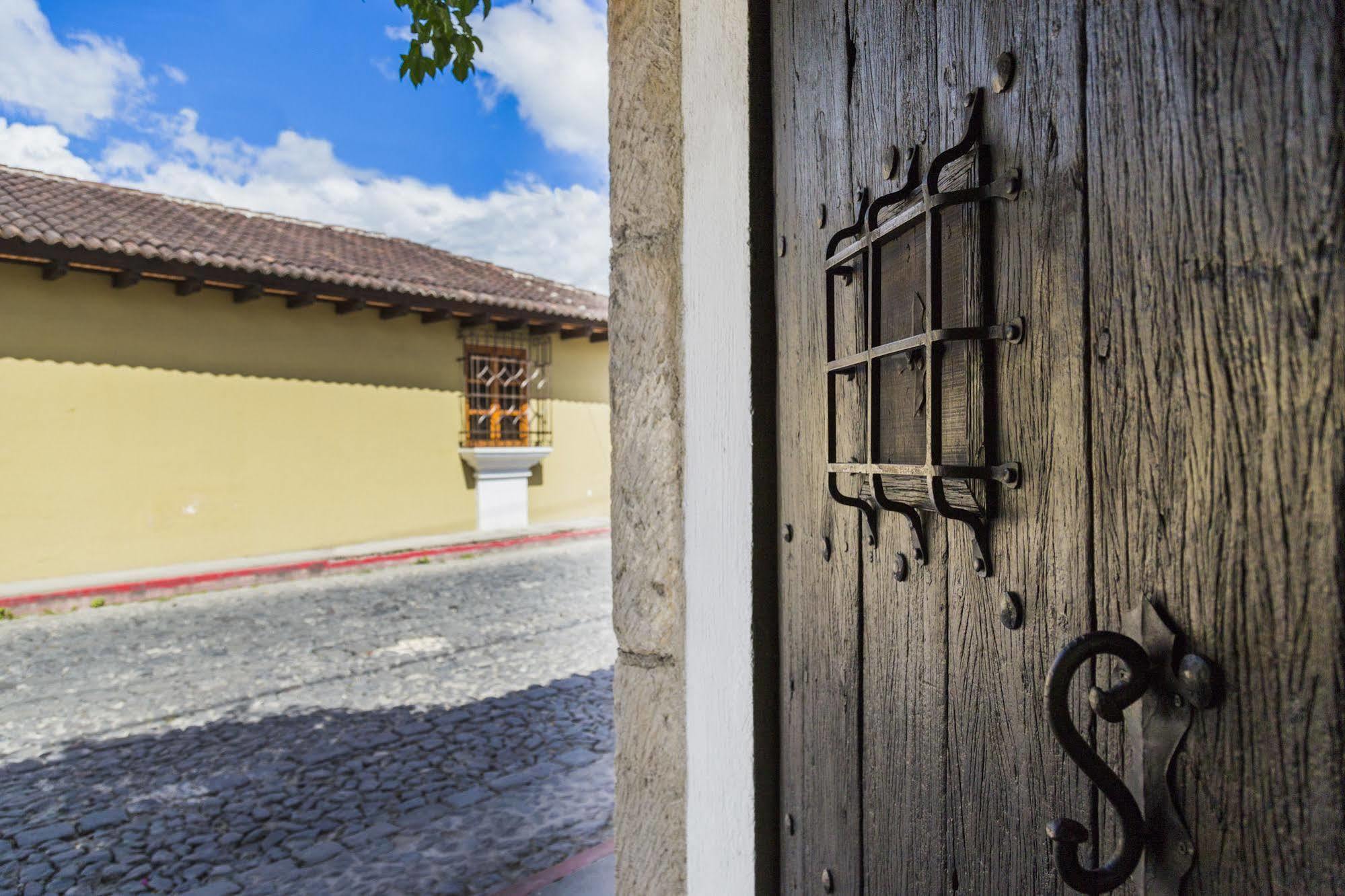 Casa Encantada By Porta Hotels Antigua Exterior photo