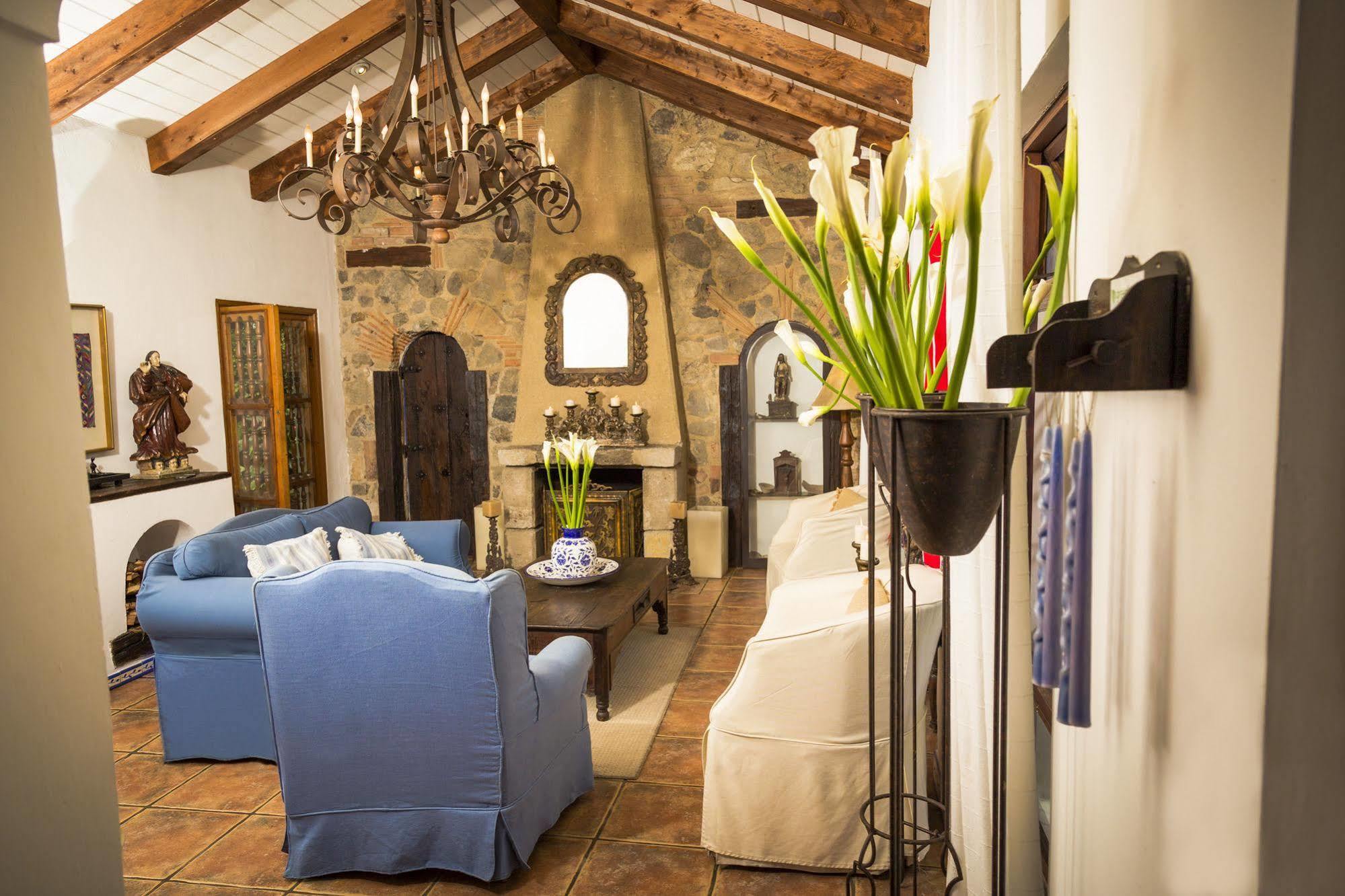 Casa Encantada By Porta Hotels Antigua Exterior photo